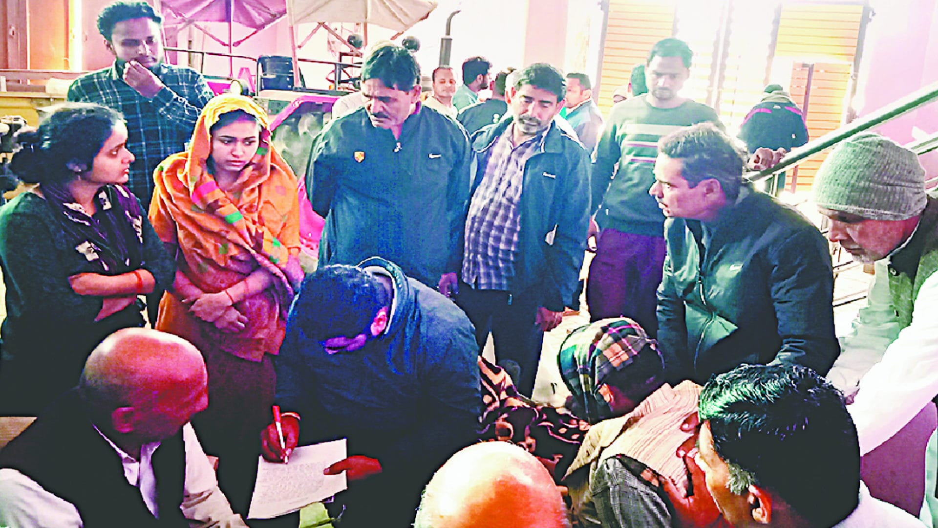 Meerut: 30 lakh robbery at SP worker house incident was carried out by taking family hostage