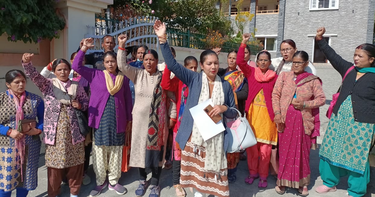 Women of Daula Ward demonstrated