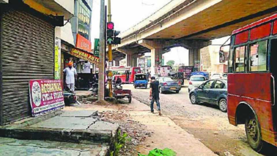 Two foot overbridge with lift will be built from Metro Mall to Ghaggar river in Zirakpur