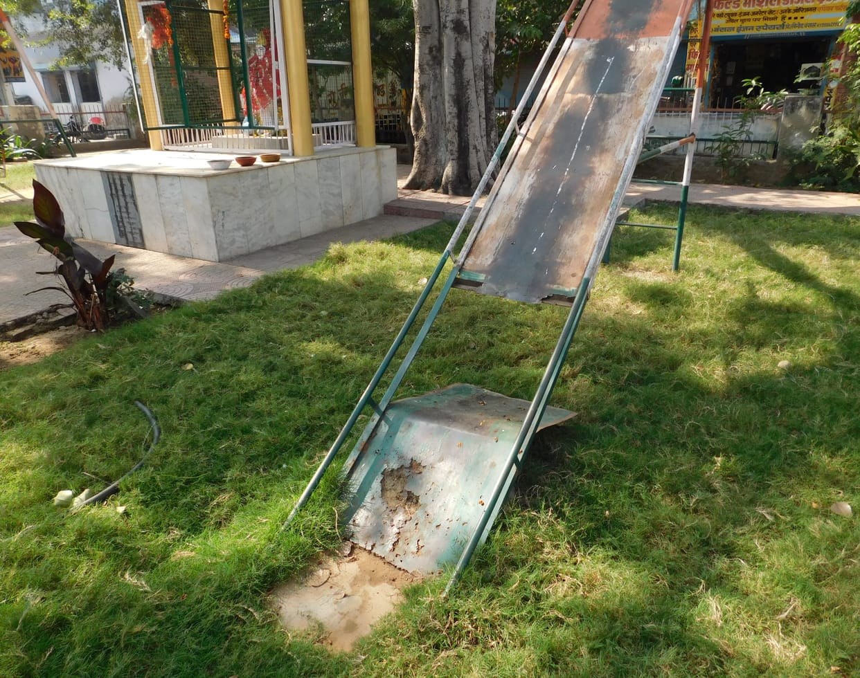 The city's small parks are victims of great neglect...