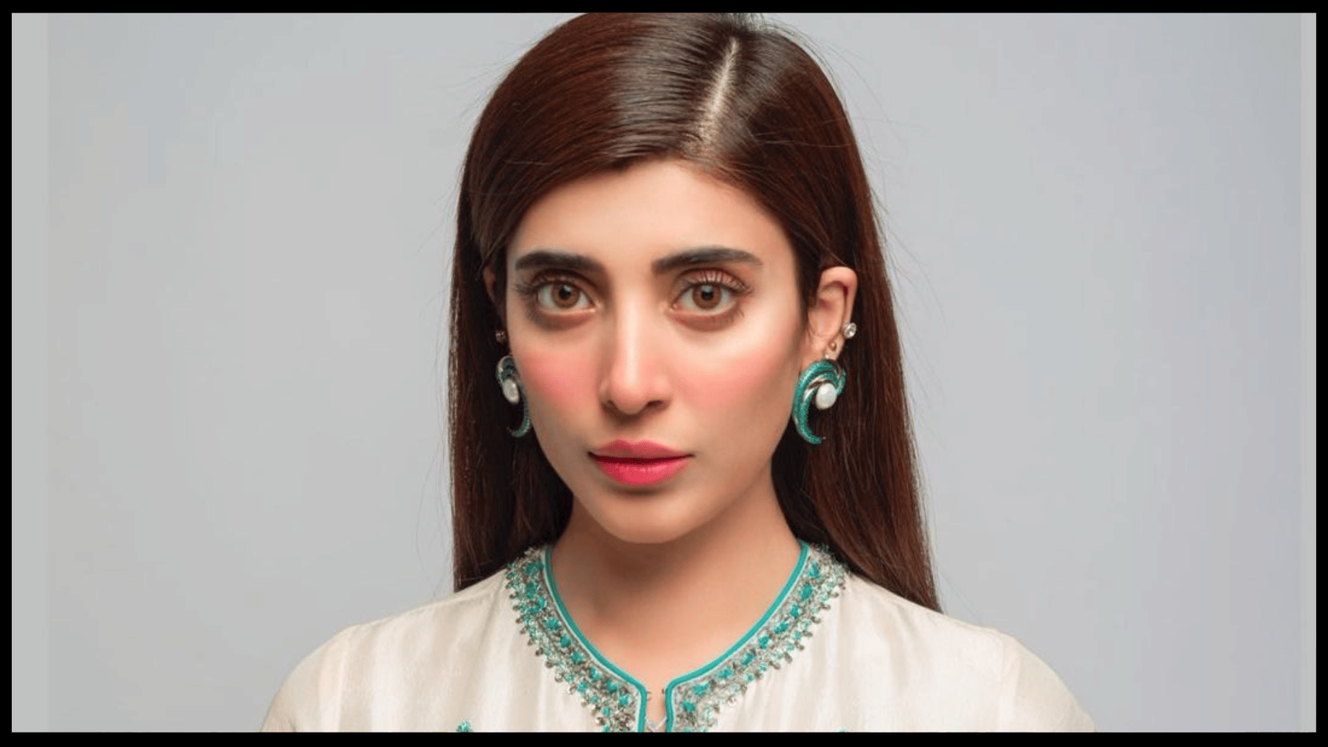 Video: pakistani actress urwa hocane trolled for her ramp walk users says aapke bas ki nahi hai