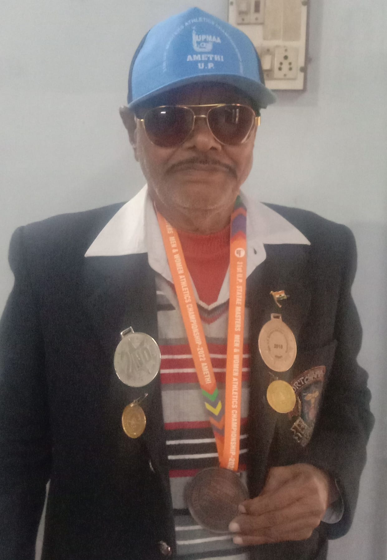 Banda: 73 year old man of Banda won medal by running fast in Amethi