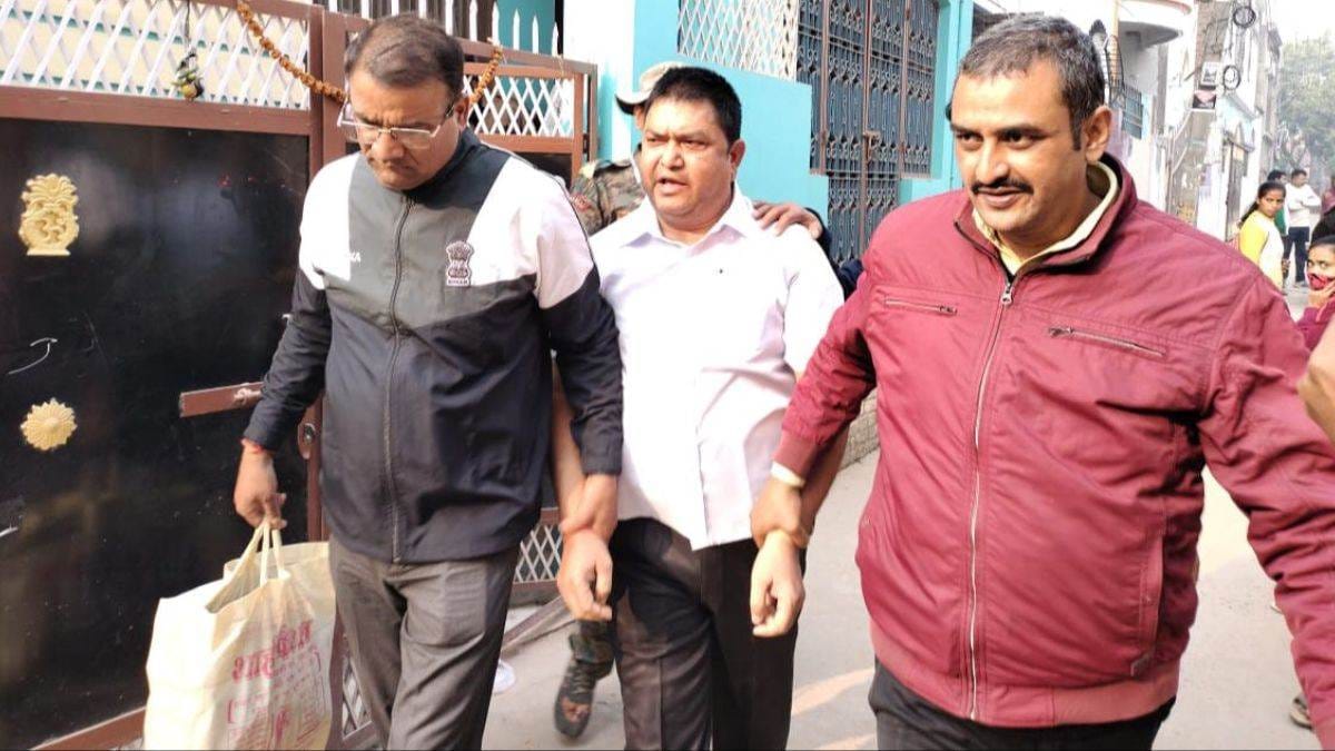 Action on bribery in Bihar: Assistant drug controller arrested for taking 2 lakh bribe for medicine store