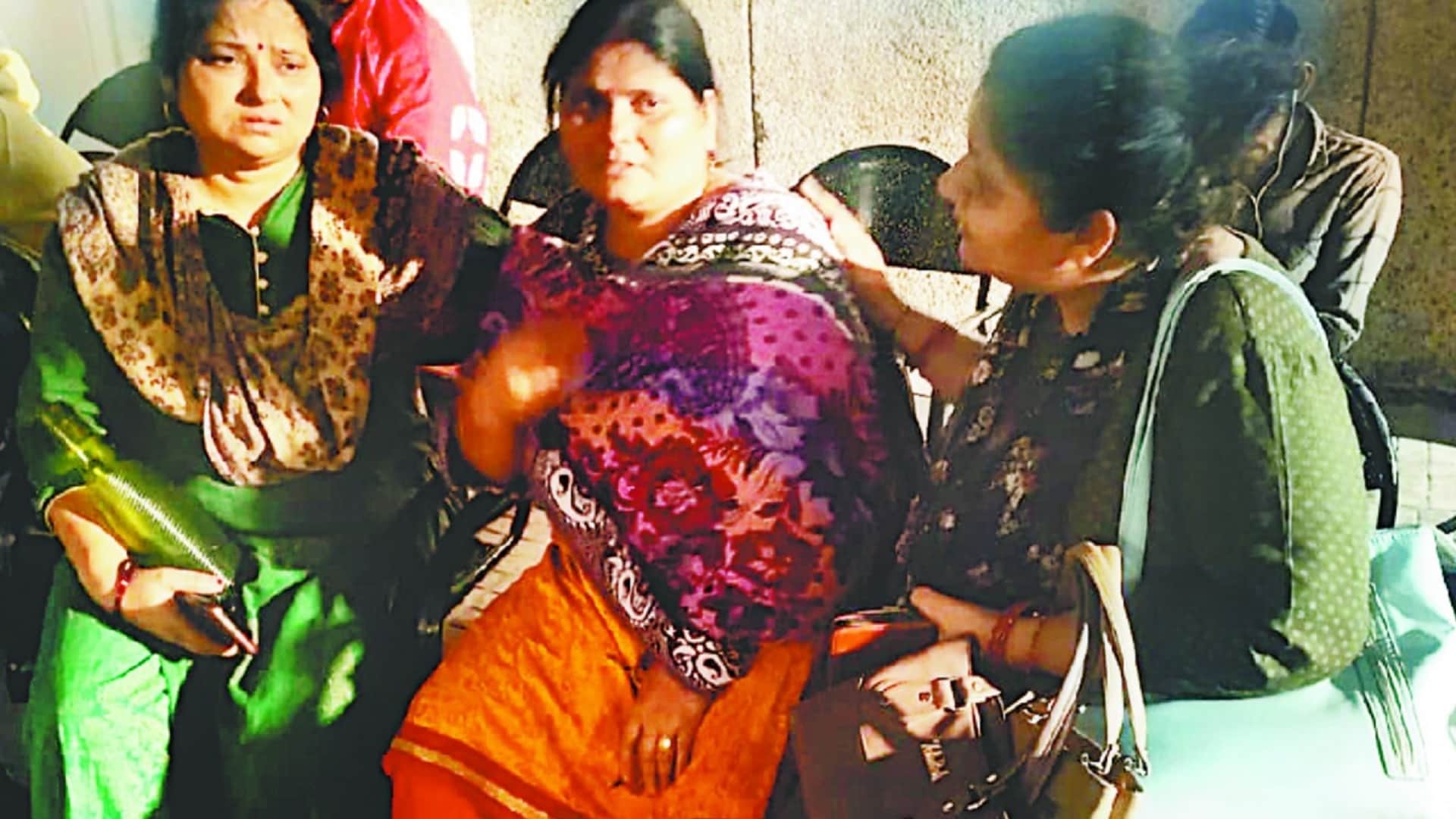 Class 9 student jumps in front of train after writing apology letter to teacher in Lucknow
