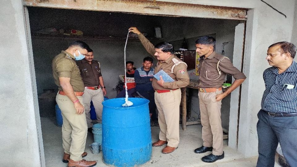 milk was being made from refined, detergent and synthetic powder at dairy in Agra