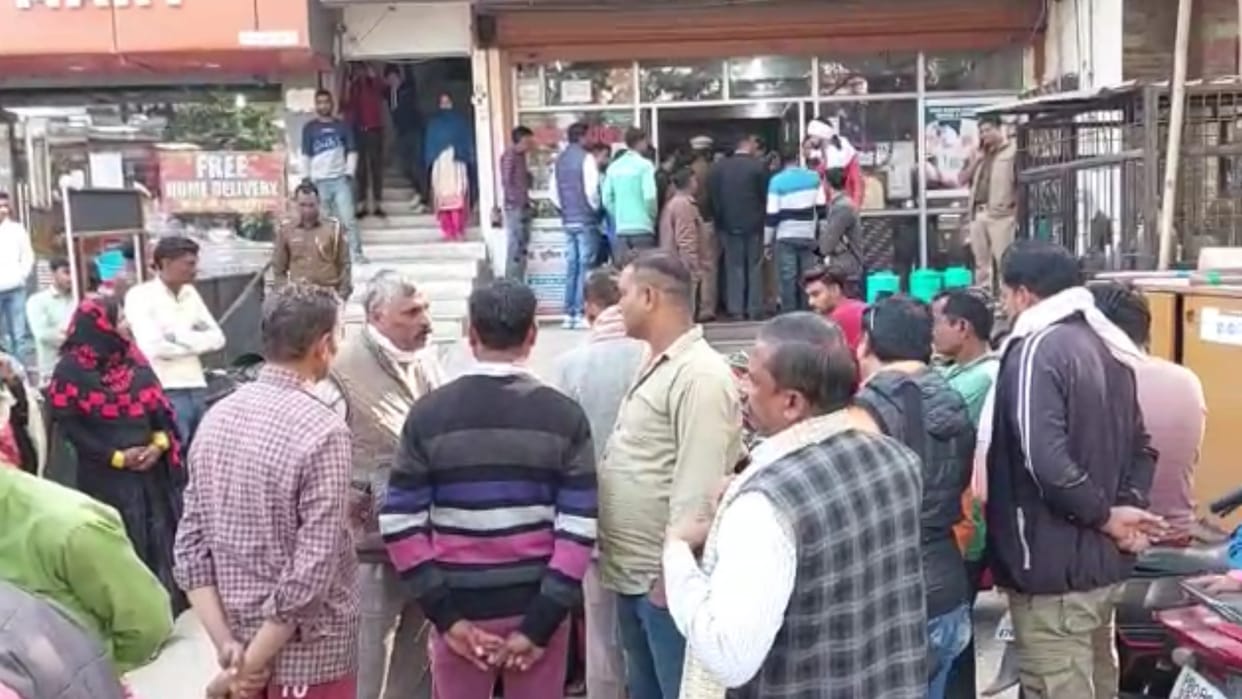 Bijnor: Youth dies during treatment,  commotion of family, serious allegations against doctor