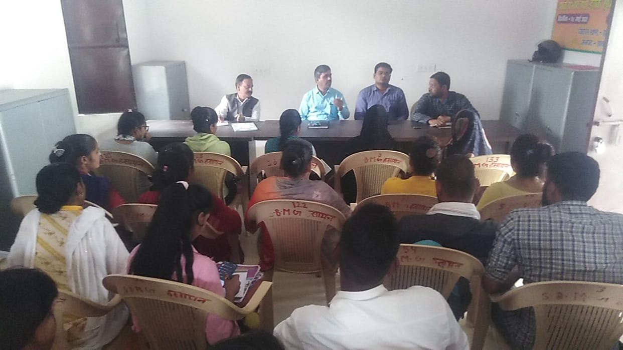 Hathras: Instructions for making Ayushman cards for five-five beneficiaries