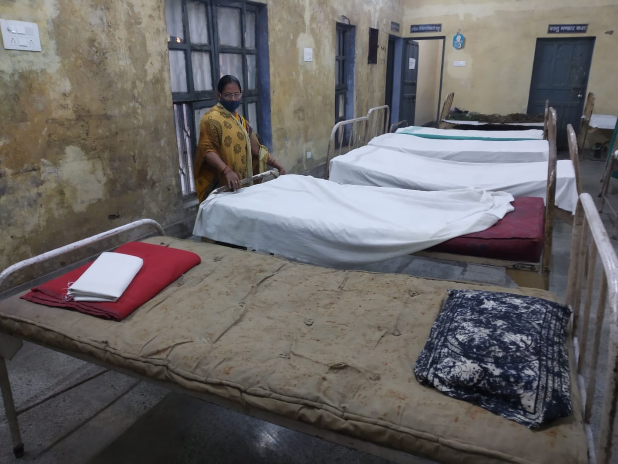 Banda: Ayurvedic hospital itself ill