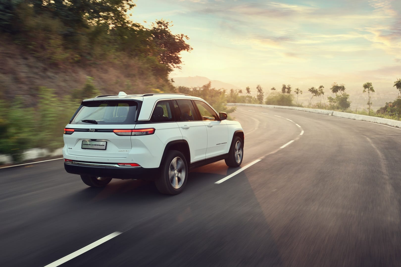 Jeep issues two recalls in US for 340000 units of Compass, Grand Cherokee and Wagoneer models