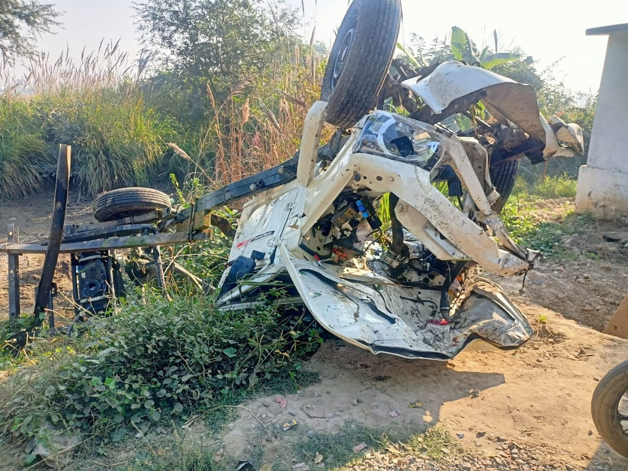 Pickup collided with train due to gatemans negligence in Kanpur, two people died