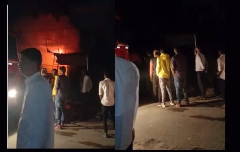 Fierce fire broke out due to short circuit in a clothing showroom in Hardoi