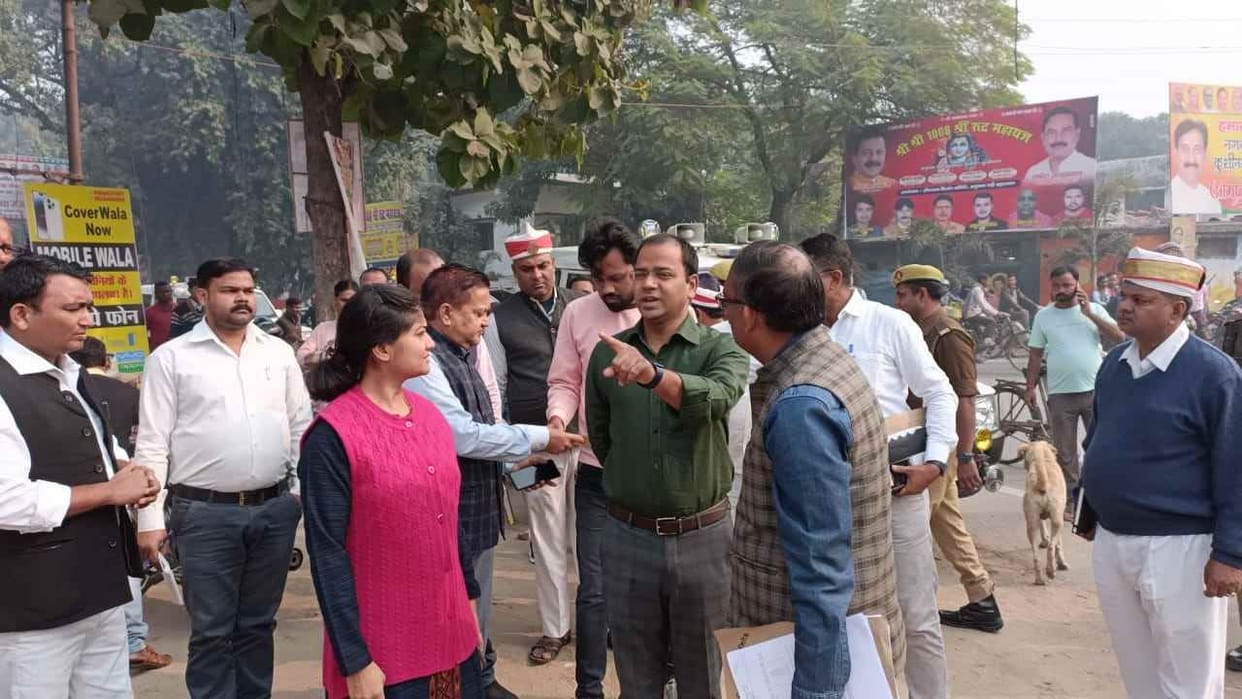 DM reviewed the beautification of Gandhi Chowk