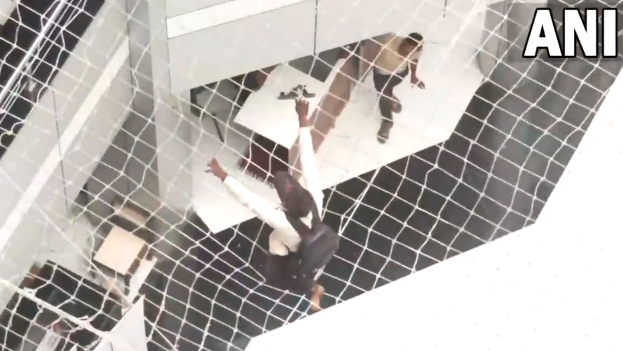 Man jumps from the 6th floor of administrative headquarters of Maharashtra govt in Mumbai lands in safety net