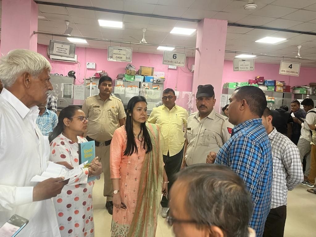 Resident certificate counter found empty, notice issued to female clerk