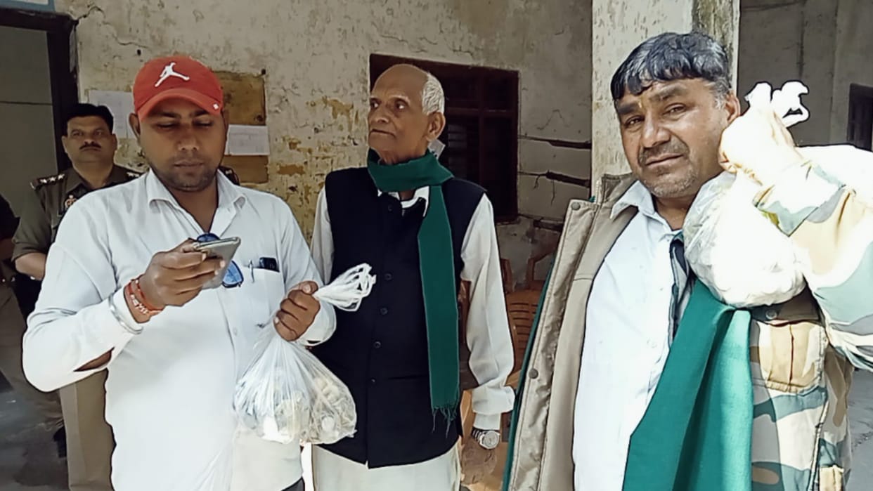 Khatauli by-election: Candidate Manish Chaudhary came to file nomination after taking change money of donation