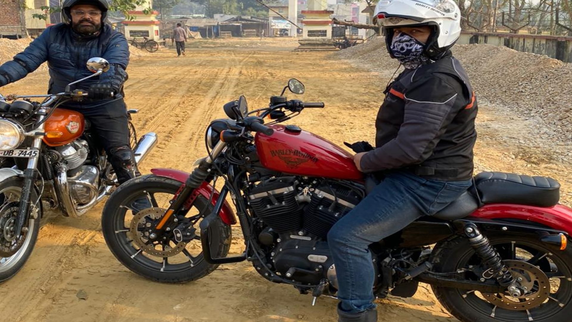 Entrepreneurs of Gorakhpur fond of driving expensive bikes