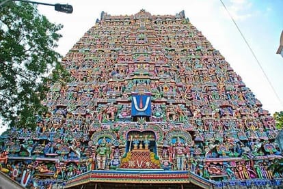 Kashi resides in every part of Tamil Nadu Kashi Vishwanath sits in Kumbakonam a glimpse of Dravida and Chola