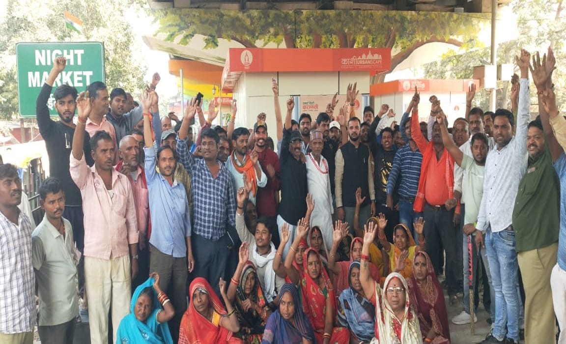 Allegations of rigging in allotment of night market shops in varanasi protest at Smart City office