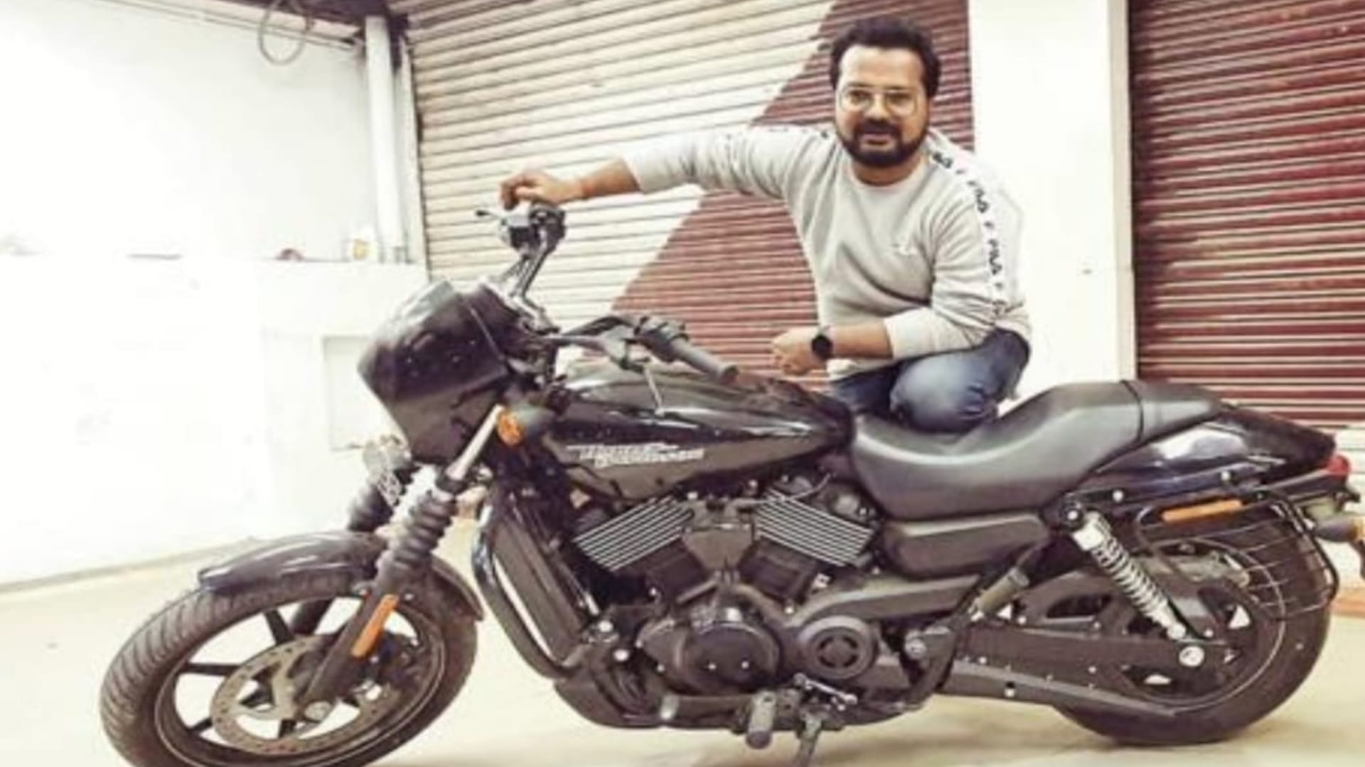 Entrepreneurs of Gorakhpur fond of driving expensive bikes