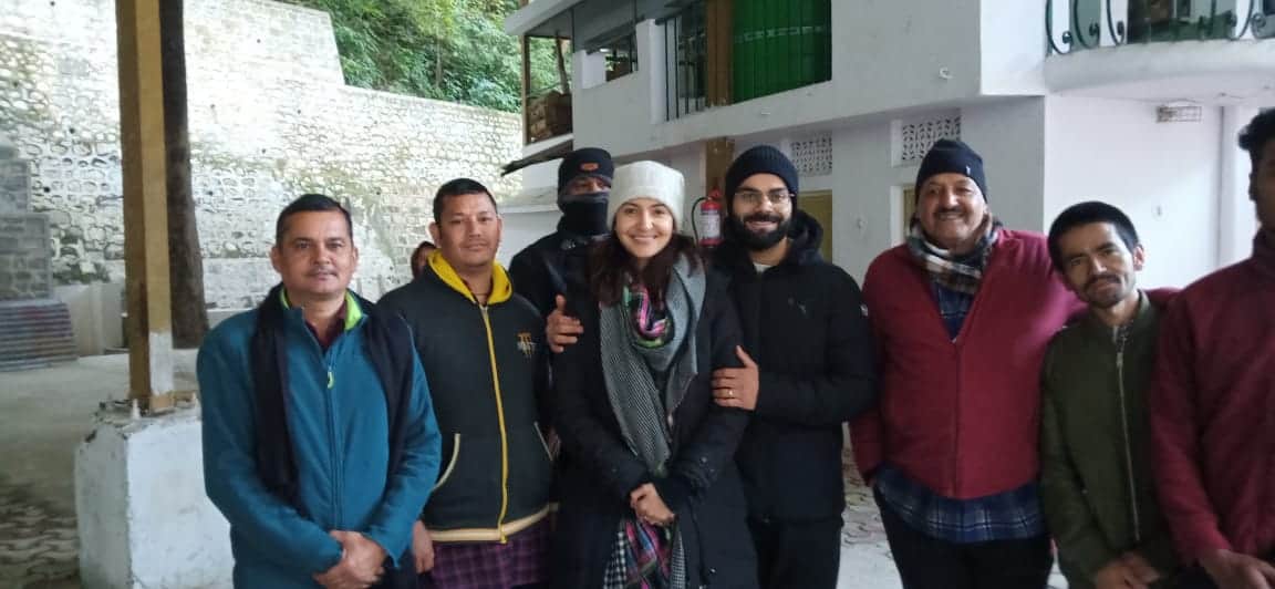 Virat kohli And Anushka sharma Reached Rishikesh In Pm Modi Guru Ashram