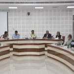 बीएचयू स्थित सभागार में  केंद्रीय मंत्री धर्मेंद्र प्रधान ने की बैठक