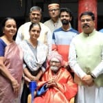 काशी में महाकवि सुब्रह्मण्यम के परिजनों संग केंद्रीय शिक्षा मंत्री धर्मेंद्र प्रधान