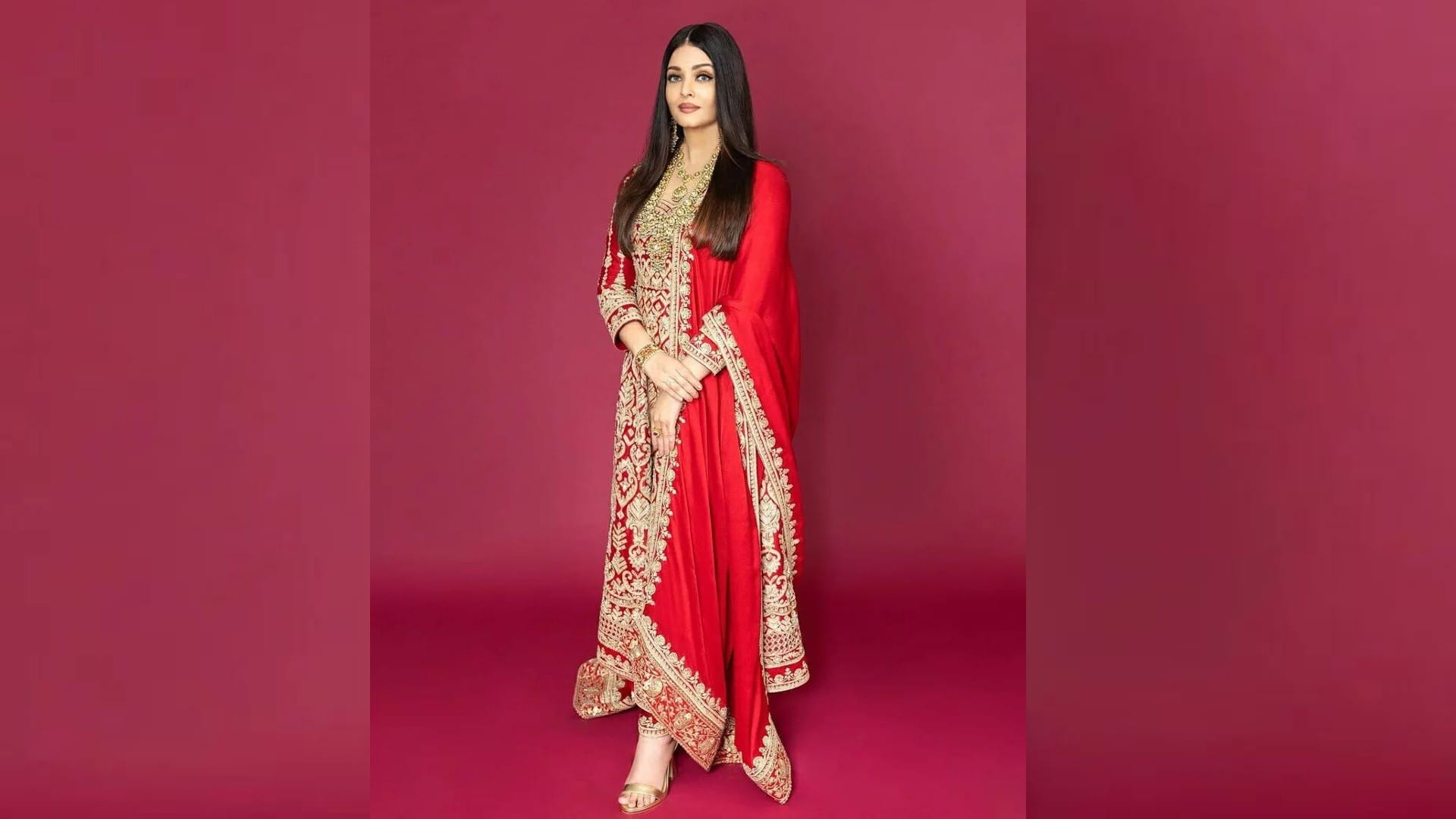 Famous Bollywood actresses career started with South movies Aishwarya Rai Bachchan to Kriti Sanon