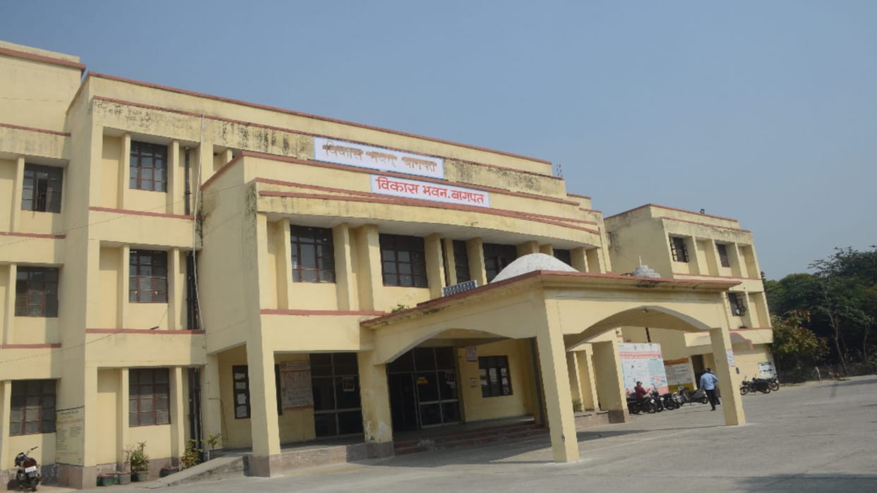 There is no development in the villages of Baghpat because secretaries have committed big scams