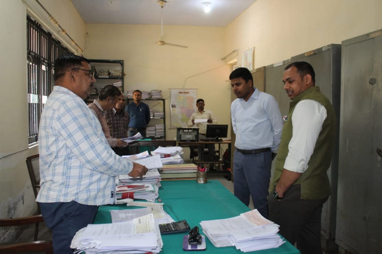 DM expressed displeasure over not getting cleanliness in the offices