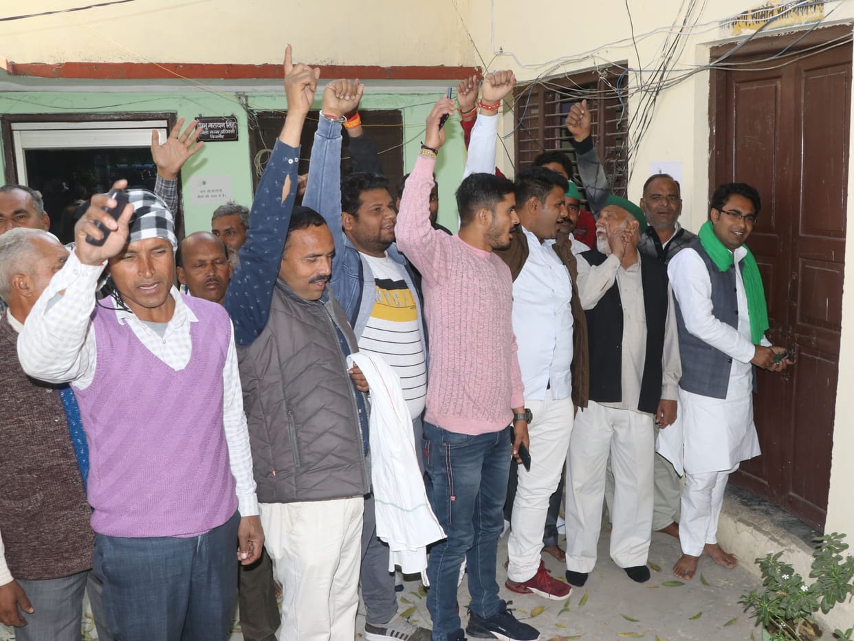 Farmers lockout DCO office due to demands