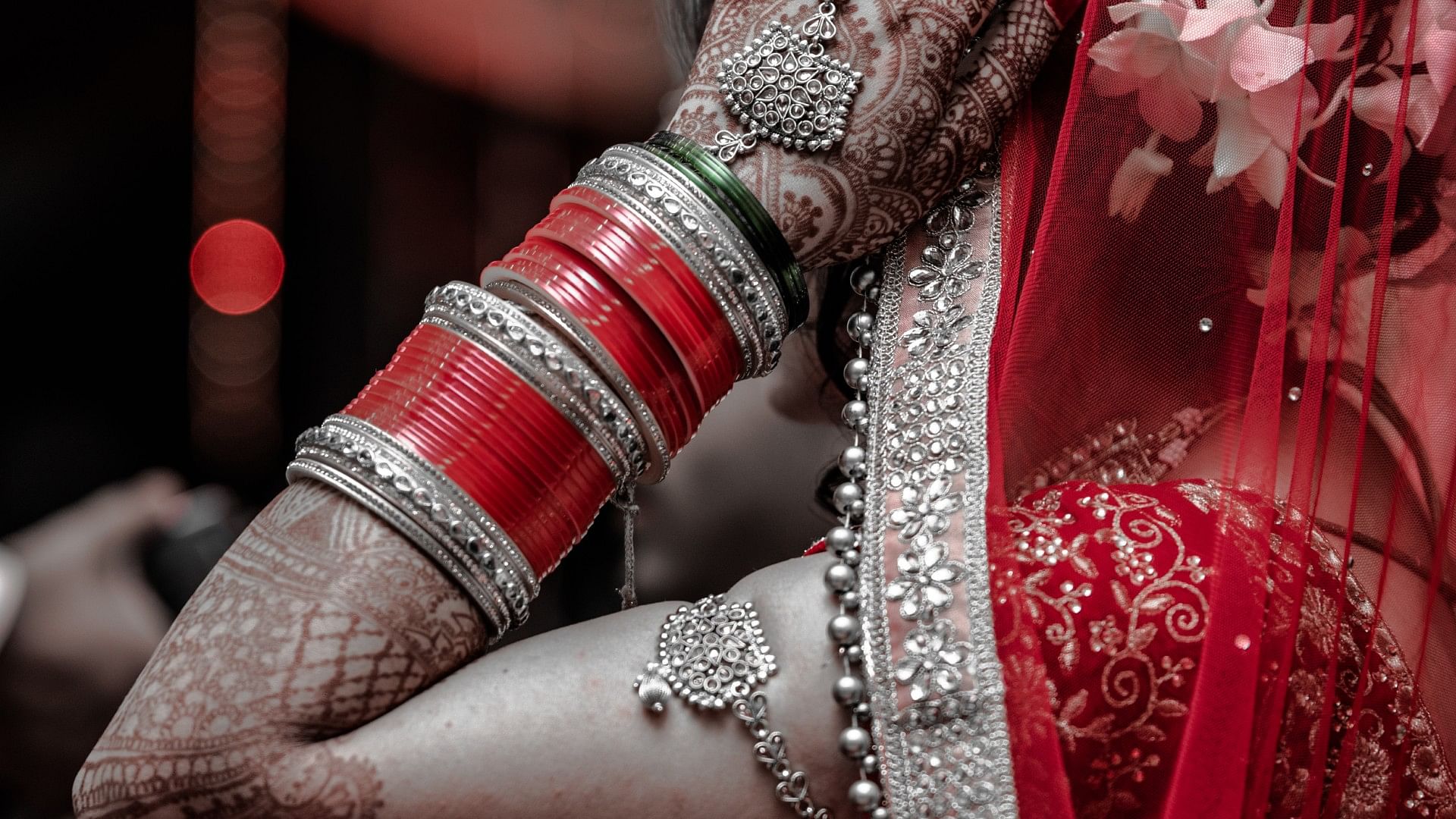 Pin by ishu Bhullar on bangles | Bridal chura, Bridal jewelery, Bridal  fashion jewelry