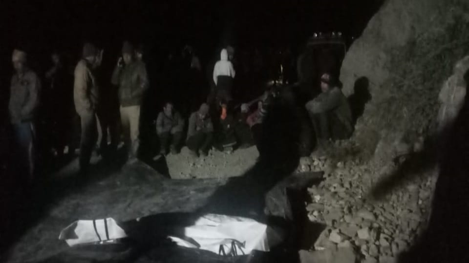 Chamoli Accident Dead bodies removed from ditch handed over to relatives Uttarakhand news in hindi