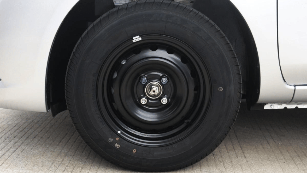 spare tyre size is smaller than other tyres, know why companies do this maruti hyundai nissan honda
