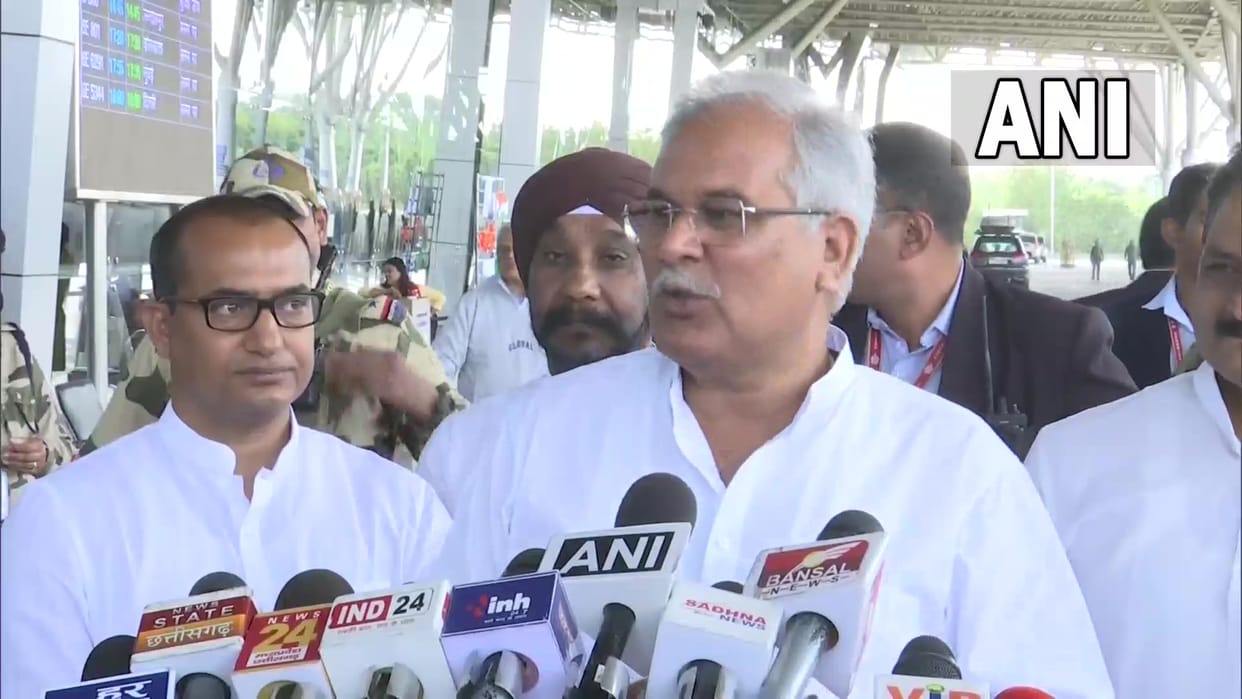 Chhattisgarh CM Bhupesh Baghel says not Tilak Gandhiji or Bhagat Singh but Savarkar apologized