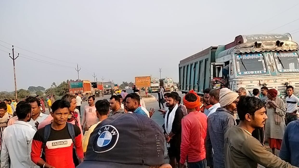 Banda: mother and young man died after being crushed by a dumper