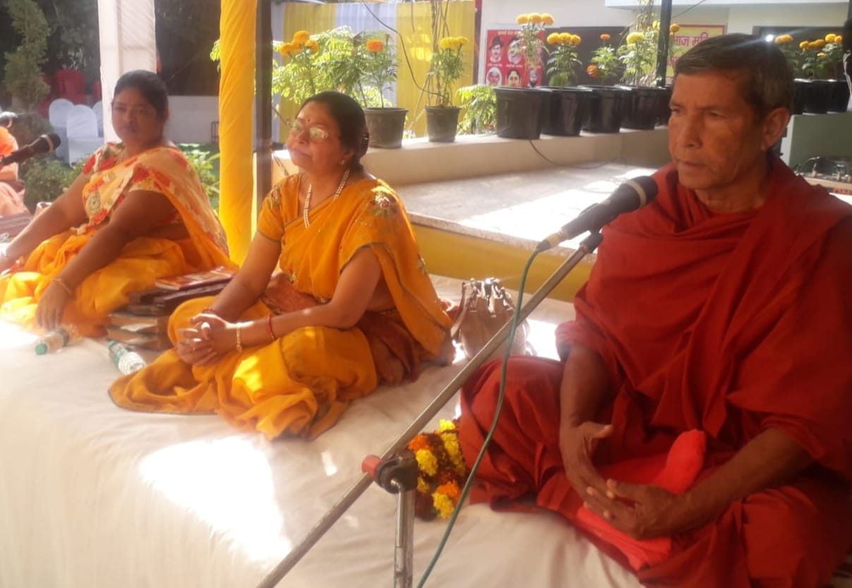 Plant trees and perform Yagya, only then the earth will be saved: Karmaveer