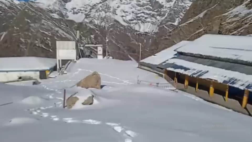 Snowfall In Uttarakhand Latest News: Heavy Snow Covered hemkund sahib Beautiful Photos
