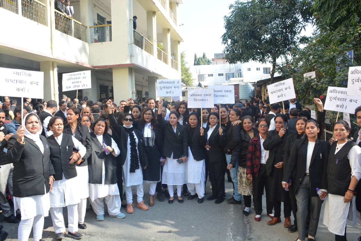 Dehradun News: Advocates work boycott in all districts
