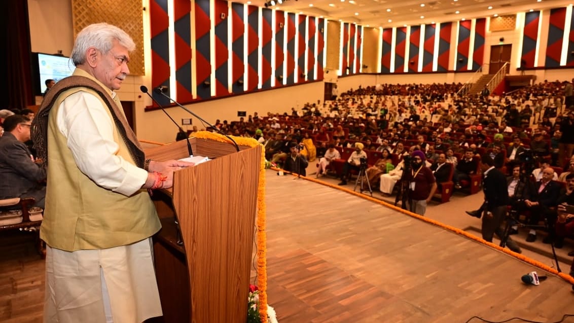 lg manoj sinha said pattern of farming be change in Jammu Kashmir in four years