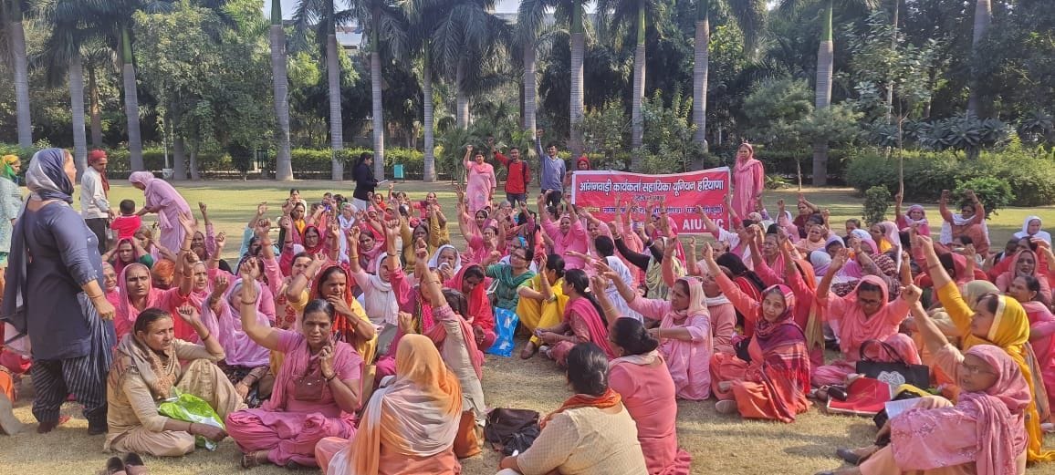 Anganwadi workers, helpers protested for their demands