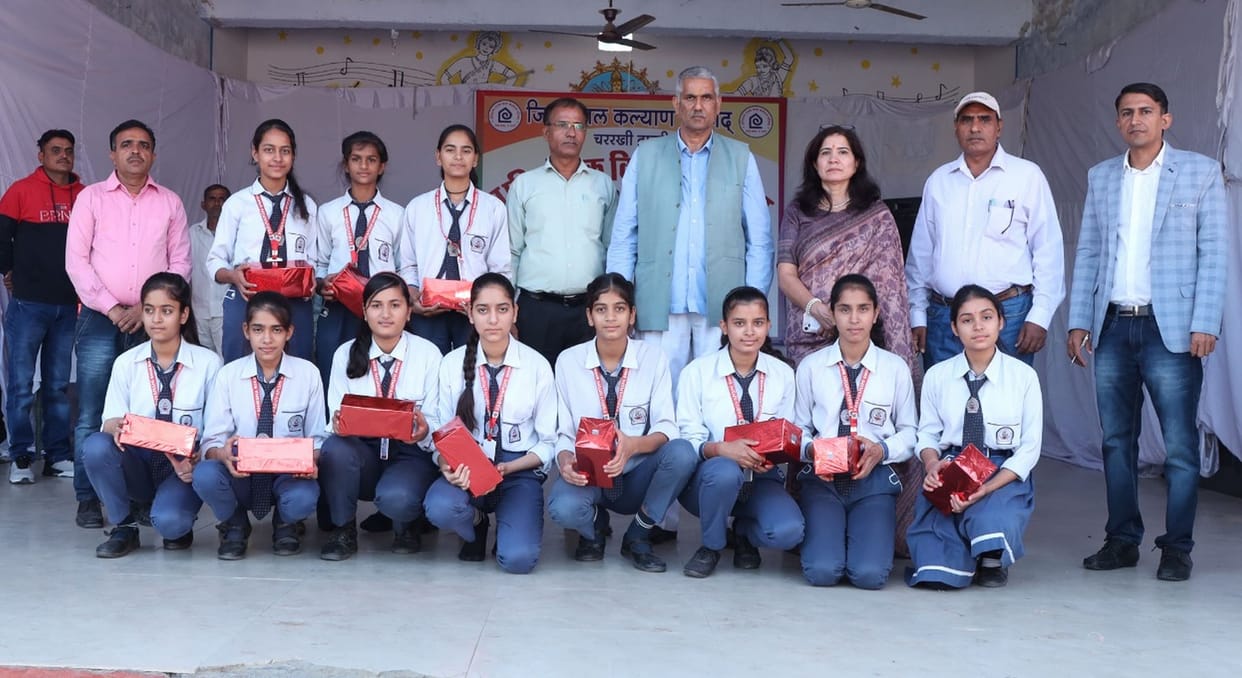 MLA felicitates 368 meritorious students