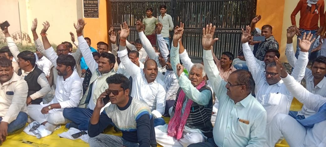 Pradhans put lock on the block gate