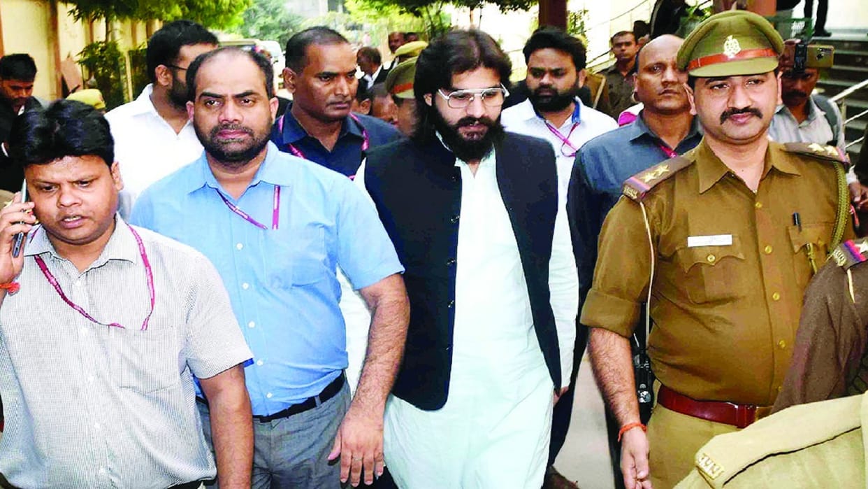 Abbas and Nikhat case, police SIT investigation continues, helpers are being tightened
