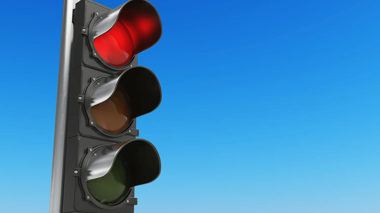 Do not make these six mistakes while driving manual transmission car