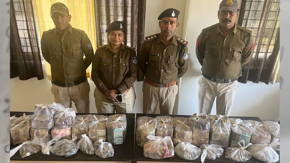 One million rupees recovered from sacks seized in Salkanpur theft case