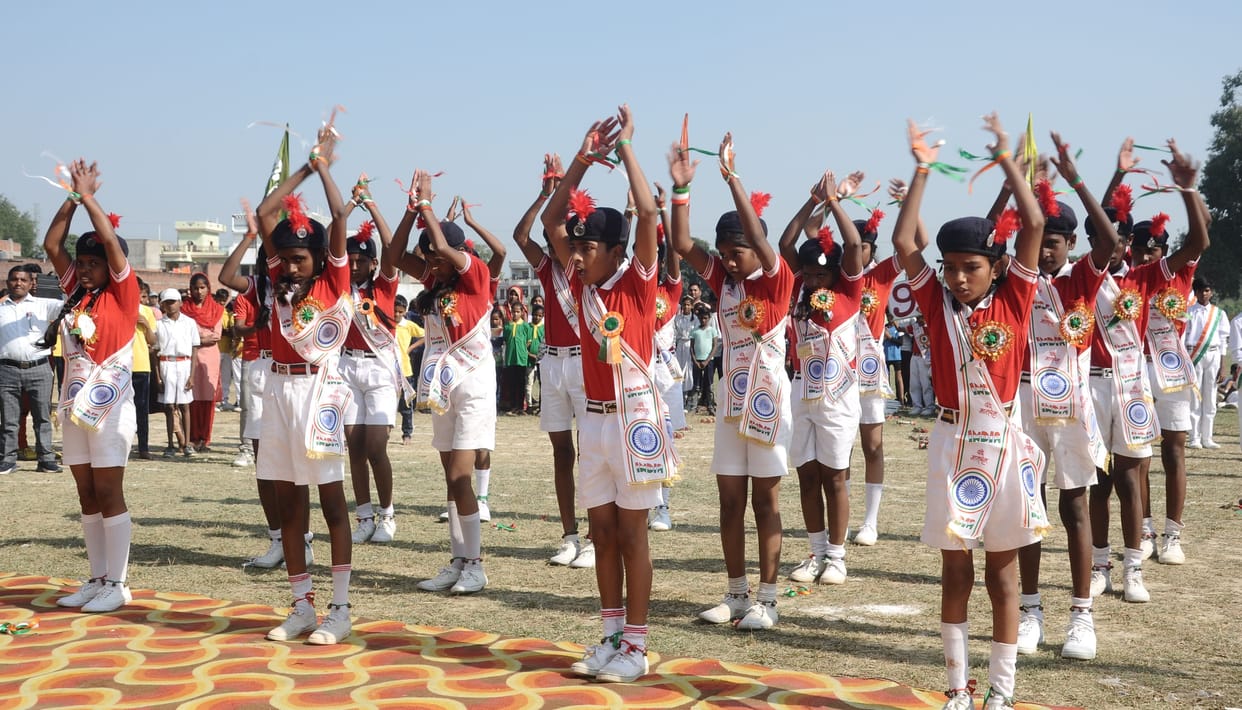 Endurance and smile topped in 100 meter race
