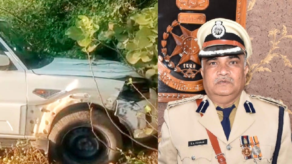 Damoh SP's car collided with a tree, three injured including SP