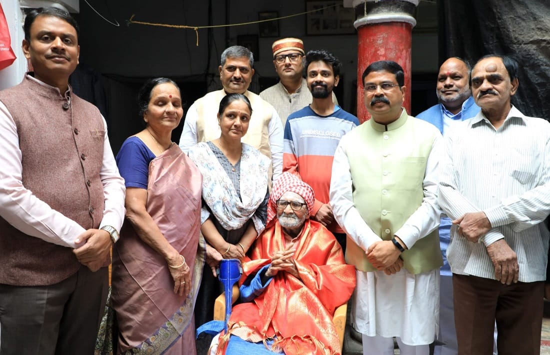 Kashi Tamil Sangmam bharatiya bhasha divas celebrated on jayanti of poet Subrahmanyam Bharti