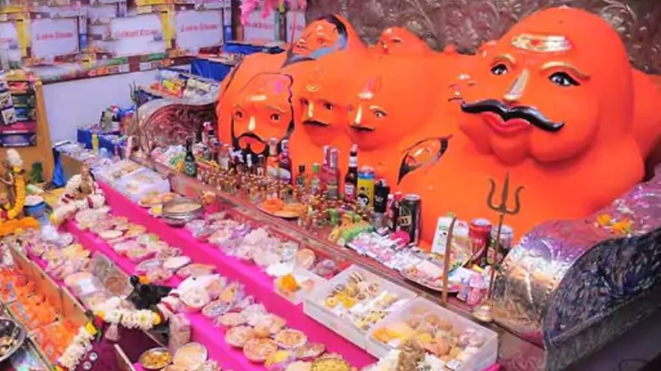 60 types of liquor, opium-ganja in Mahabhog of Bhairav of Ujjain