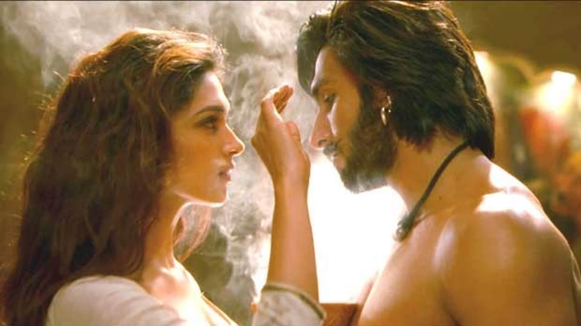 Bollywood Song which have Bold Scene Bheege Hont Tere Hale Dil Tujhko Sunata aashiq banaya teri jhuki nazar